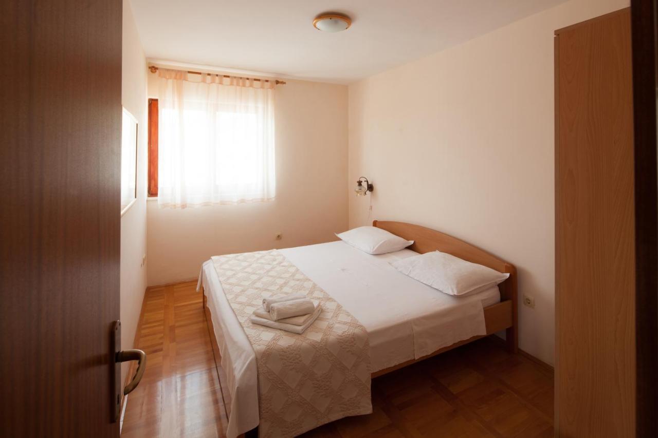 Apartments By The Sea Bilo, Primosten - 4191 Εξωτερικό φωτογραφία