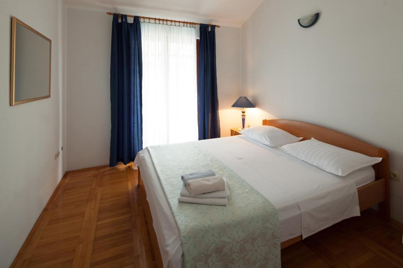 Apartments By The Sea Bilo, Primosten - 4191 Εξωτερικό φωτογραφία